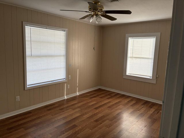 104 Draper Street, Columbus, TX 78934