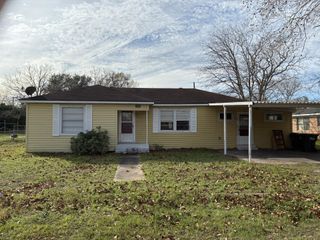 104 Draper Street, Columbus, TX 78934