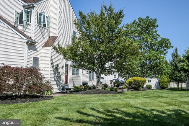 7 CLAREMONT DR, Doylestown, PA 18901