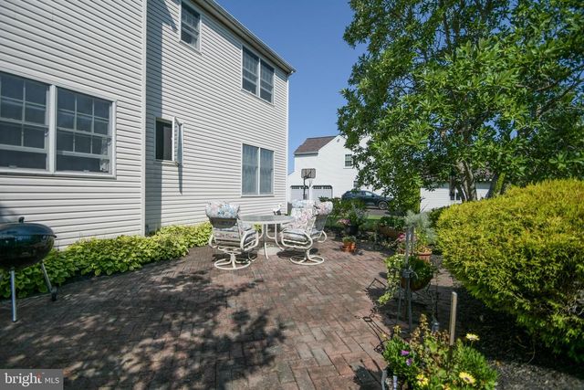 7 CLAREMONT DR, Doylestown, PA 18901