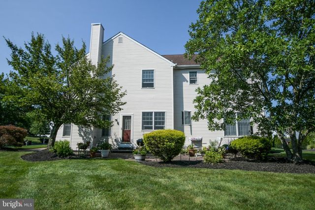 7 CLAREMONT DR, Doylestown, PA 18901