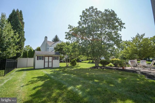 7 CLAREMONT DR, Doylestown, PA 18901