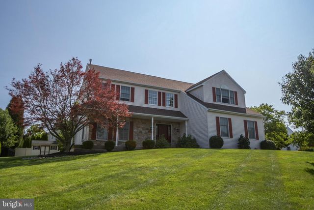 7 CLAREMONT DR, Doylestown, PA 18901