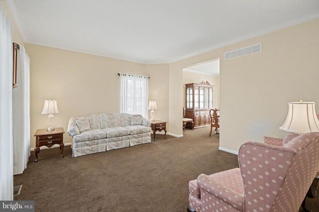 7 CLAREMONT DR, Doylestown, PA 18901