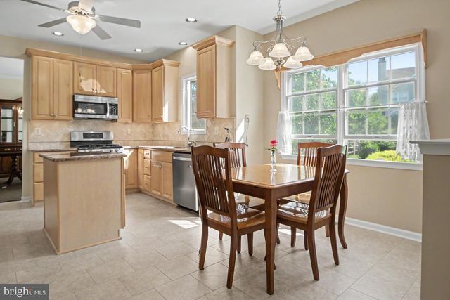 7 CLAREMONT DR, Doylestown, PA 18901