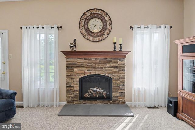 7 CLAREMONT DR, Doylestown, PA 18901