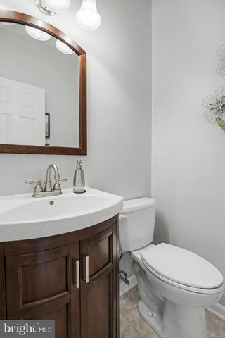7 CLAREMONT DR, Doylestown, PA 18901