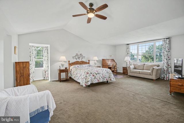 7 CLAREMONT DR, Doylestown, PA 18901