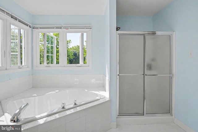 7 CLAREMONT DR, Doylestown, PA 18901