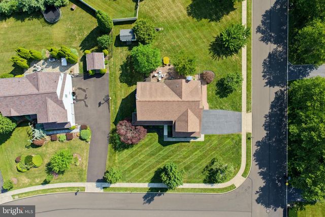 7 CLAREMONT DR, Doylestown, PA 18901