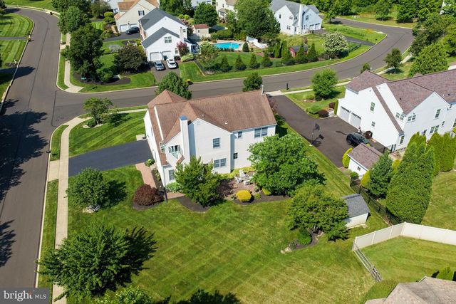 7 CLAREMONT DR, Doylestown, PA 18901