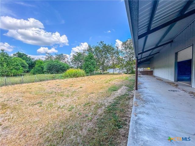 90 Honey Drive, Victoria, TX 77904