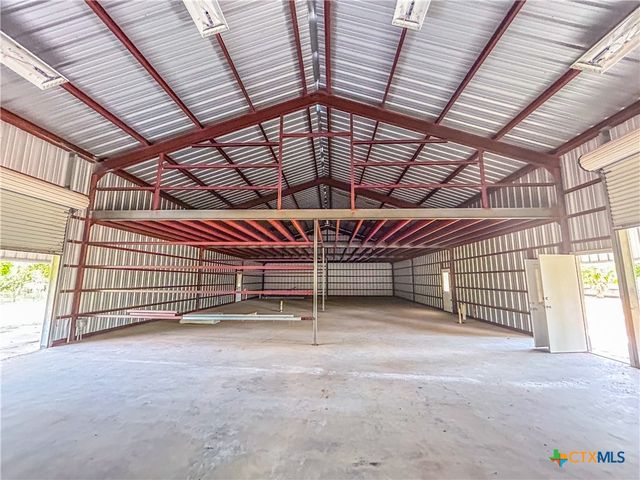 90 Honey Drive, Victoria, TX 77904