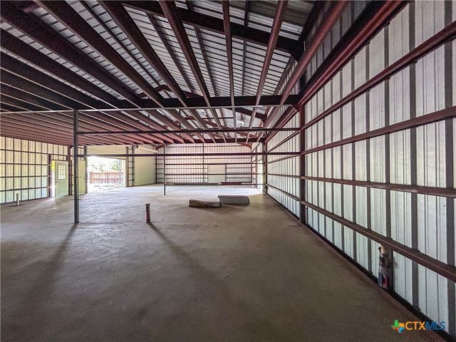 90 Honey Drive, Victoria, TX 77904