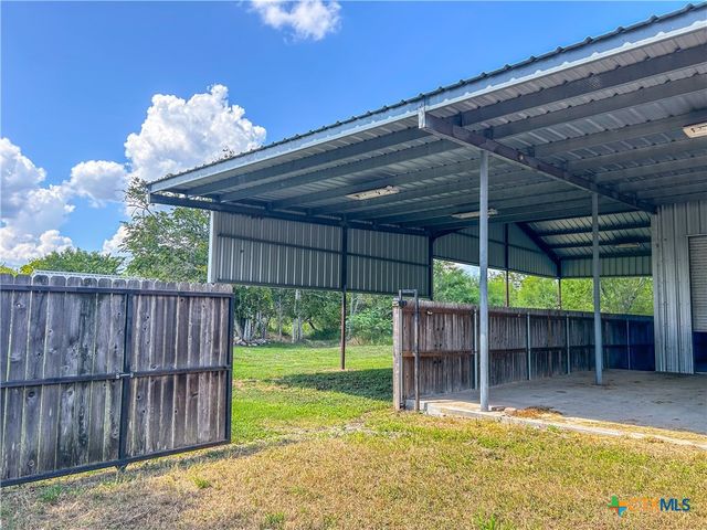 90 Honey Drive, Victoria, TX 77904