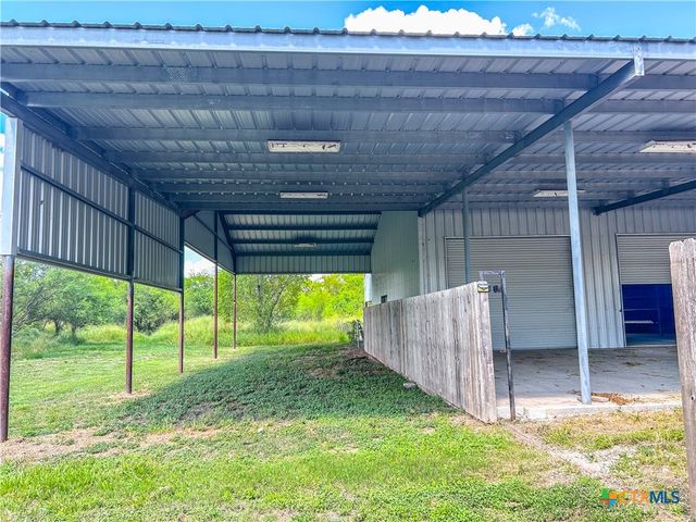 90 Honey Drive, Victoria, TX 77904