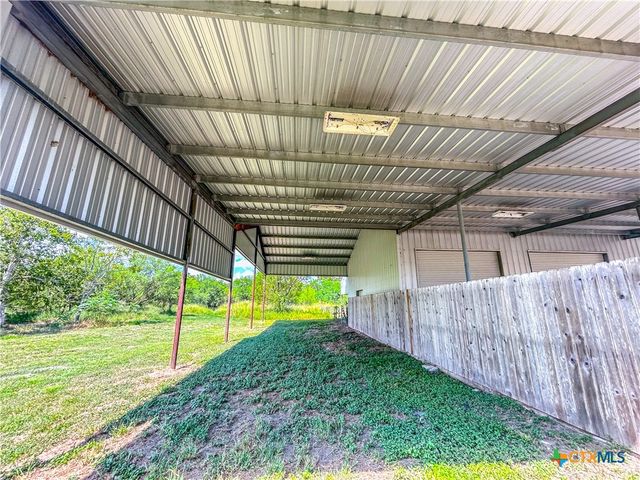 90 Honey Drive, Victoria, TX 77904