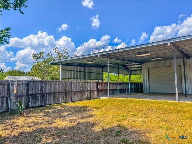 90 Honey Drive, Victoria, TX 77904