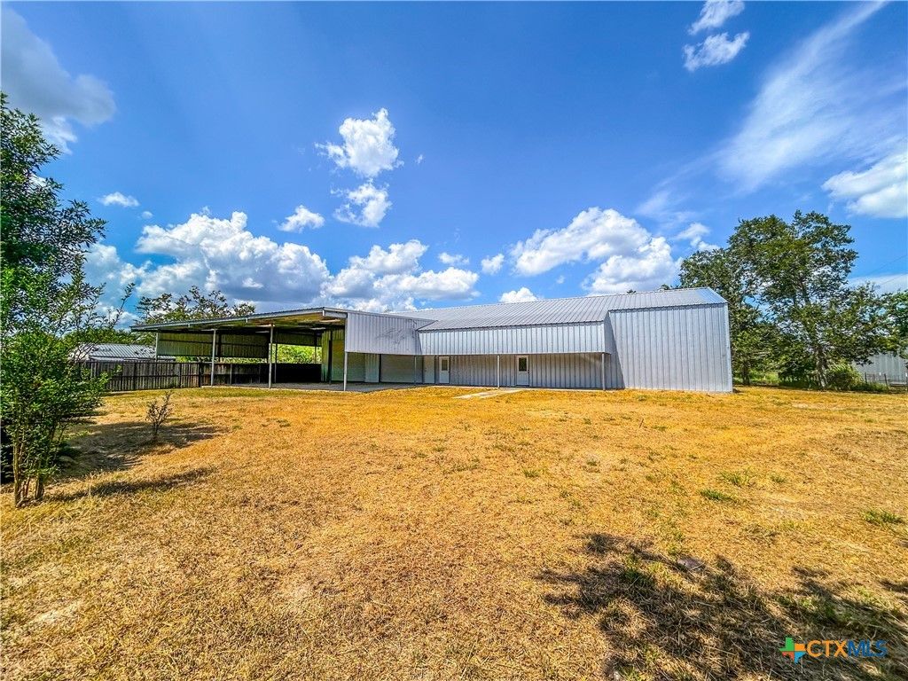 90 Honey Drive, Victoria, TX 77904
