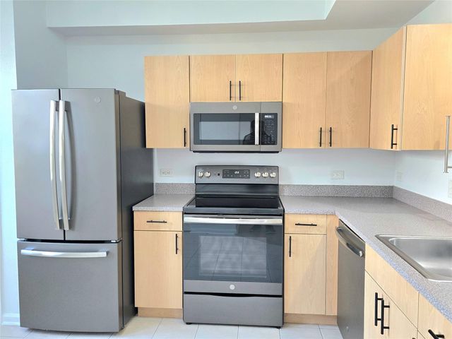 533 NE 3rd Ave 447, Fort Lauderdale, FL 33301