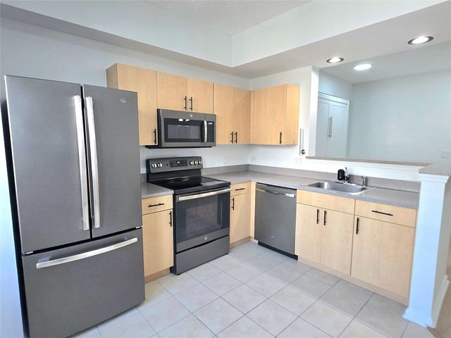 533 NE 3rd Ave 447, Fort Lauderdale, FL 33301