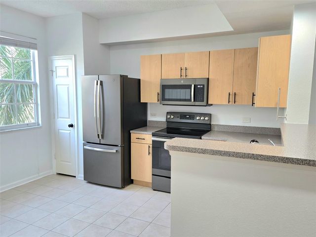 533 NE 3rd Ave 447, Fort Lauderdale, FL 33301