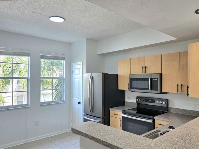 533 NE 3rd Ave 447, Fort Lauderdale, FL 33301