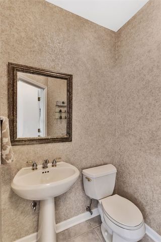 215 Gate Dancer Dr, Cranberry Twp, PA 16066