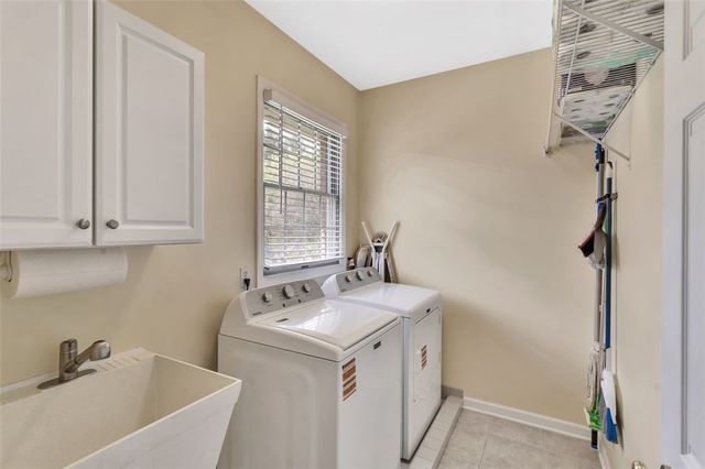 215 Gate Dancer Dr, Cranberry Twp, PA 16066