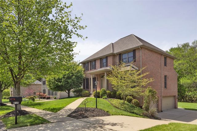215 Gate Dancer Dr, Cranberry Twp, PA 16066