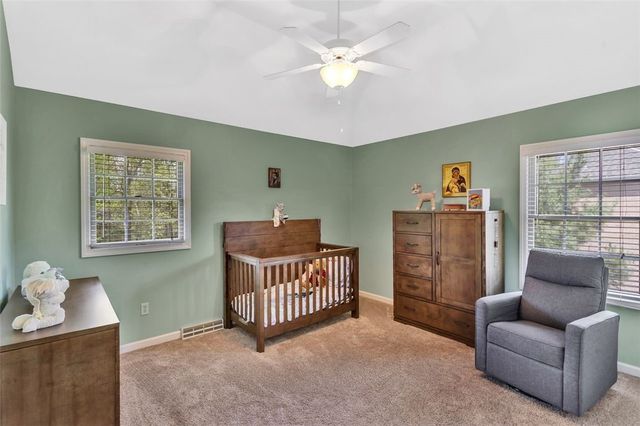215 Gate Dancer Dr, Cranberry Twp, PA 16066