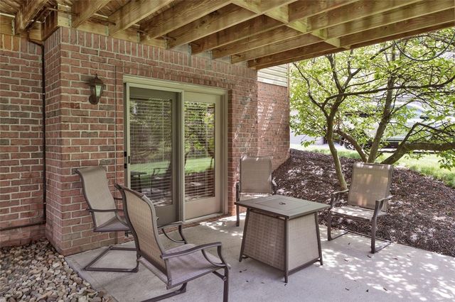 215 Gate Dancer Dr, Cranberry Twp, PA 16066