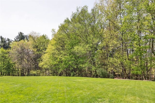 215 Gate Dancer Dr, Cranberry Twp, PA 16066