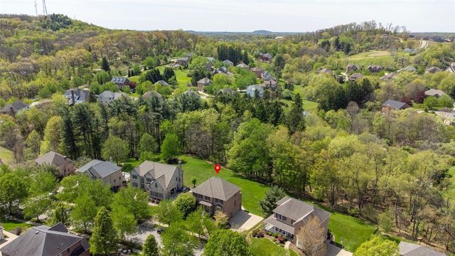215 Gate Dancer Dr, Cranberry Twp, PA 16066