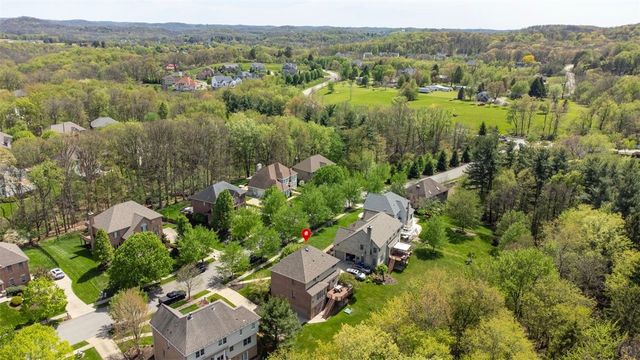 215 Gate Dancer Dr, Cranberry Twp, PA 16066
