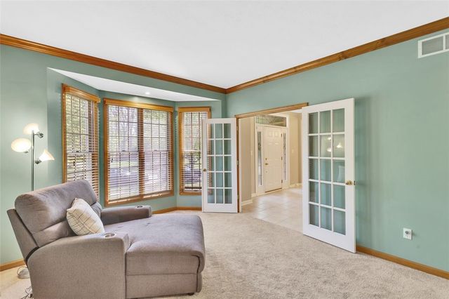 215 Gate Dancer Dr, Cranberry Twp, PA 16066