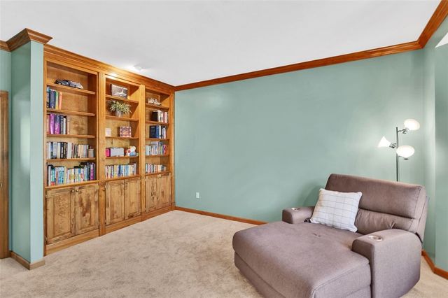 215 Gate Dancer Dr, Cranberry Twp, PA 16066