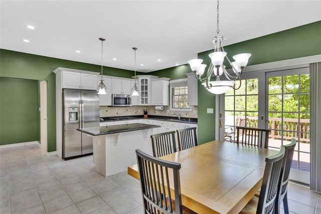 215 Gate Dancer Dr, Cranberry Twp, PA 16066