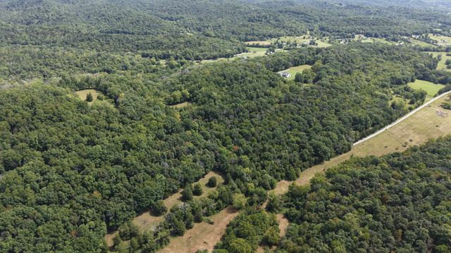685 Red Tuttle Rd, Bethpage, TN 37022