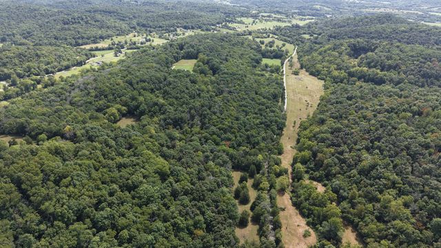685 Red Tuttle Rd, Bethpage, TN 37022