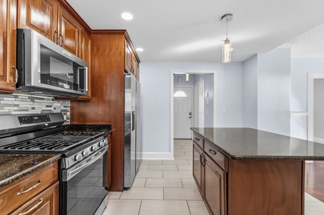 17 Estes St, Everett, MA 02149