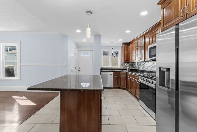 17 Estes St, Everett, MA 02149