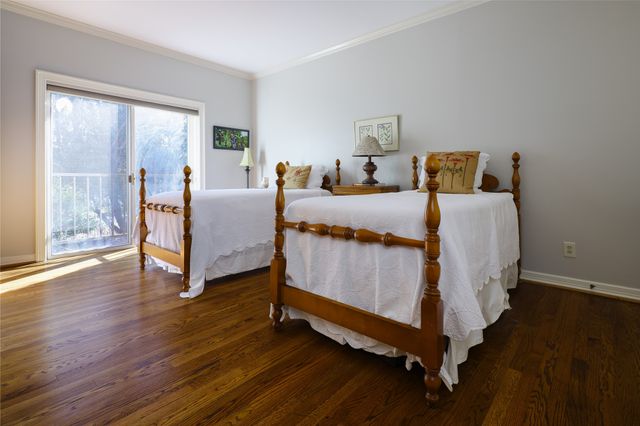 7 Glenchester Court, Dallas, TX 75225