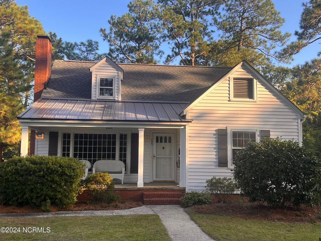 795 N May Street, Southern Pines, NC 28387