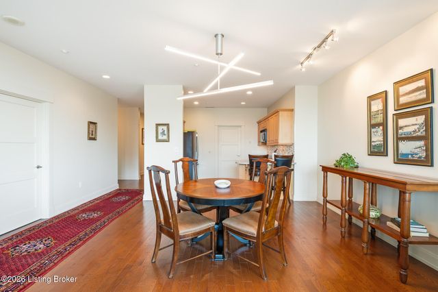 222 E Witherspoon St 806, Louisville, KY 40202