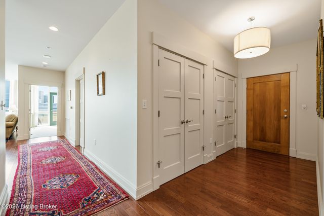 222 E Witherspoon St 806, Louisville, KY 40202