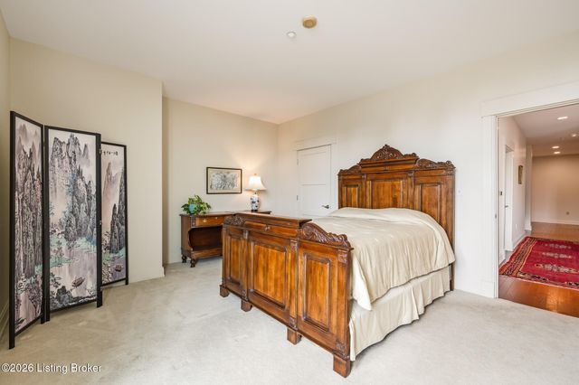 222 E Witherspoon St 806, Louisville, KY 40202