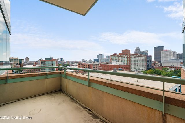 222 E Witherspoon St 806, Louisville, KY 40202