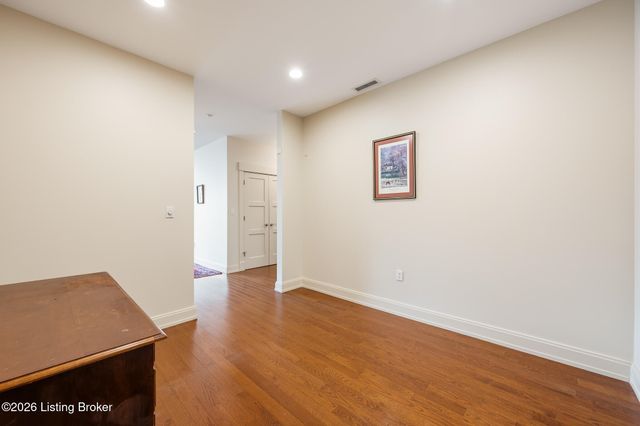 222 E Witherspoon St 806, Louisville, KY 40202