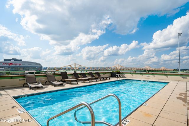 222 E Witherspoon St 806, Louisville, KY 40202